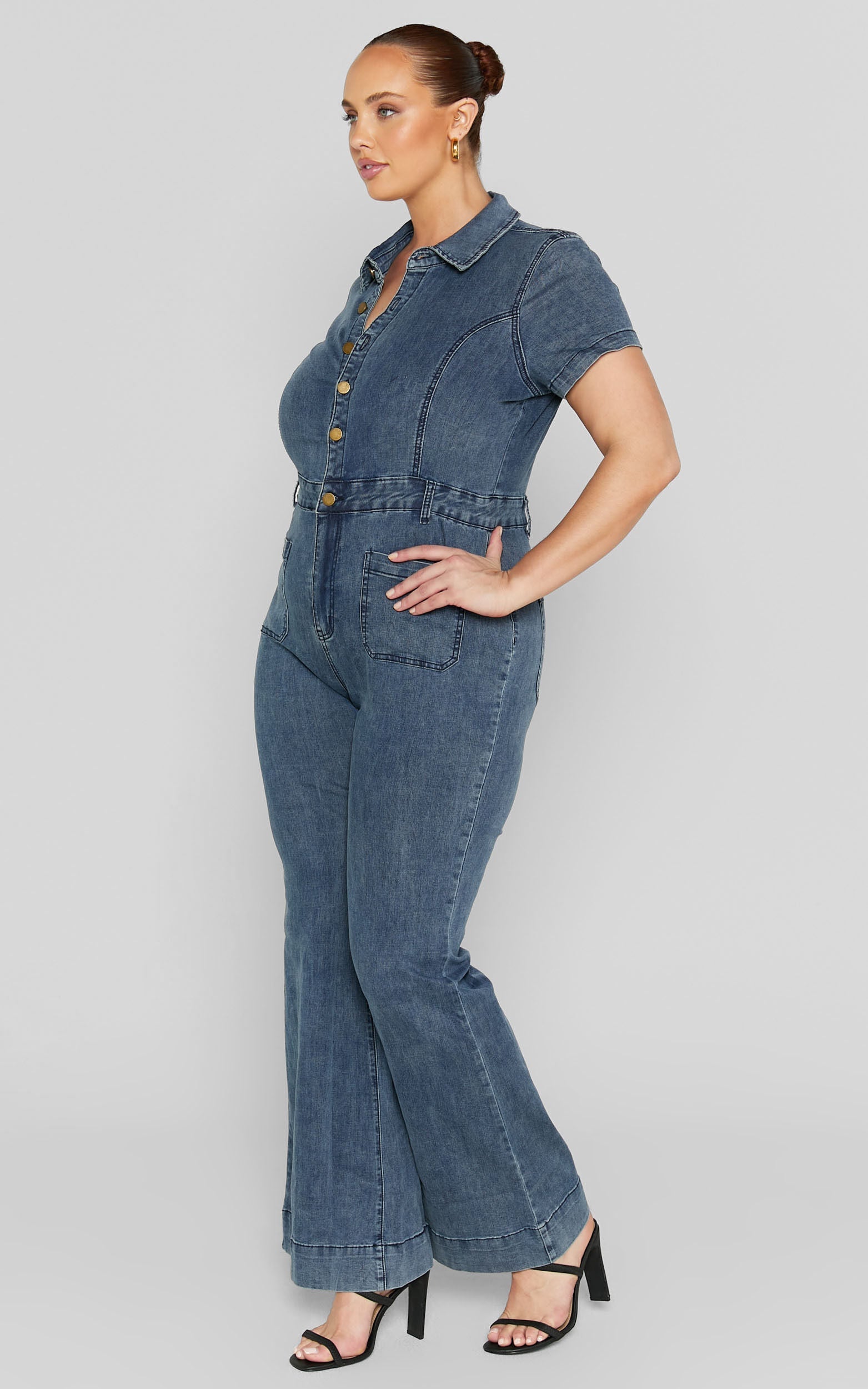 Silvena Jumpsuit - Short Sleeve Flared Denim Jumpsuit in Indigo Wash